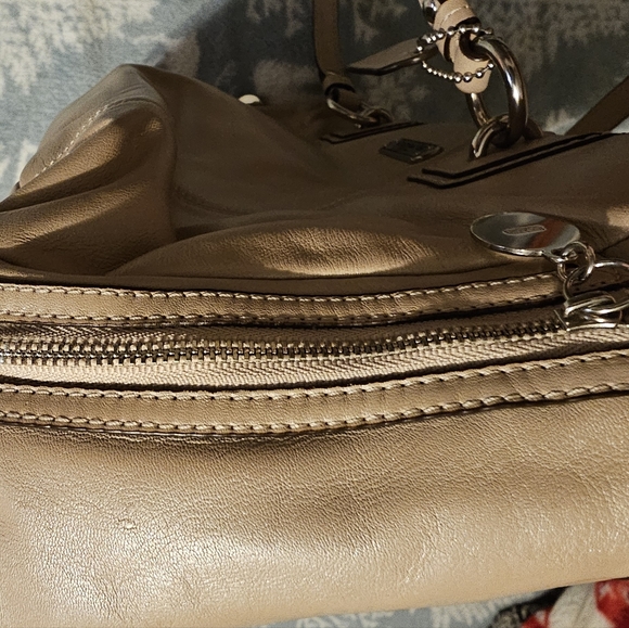 *SOLD*Coach tote and kisslock coin purse. Please see all photos - Picture 8 of 16